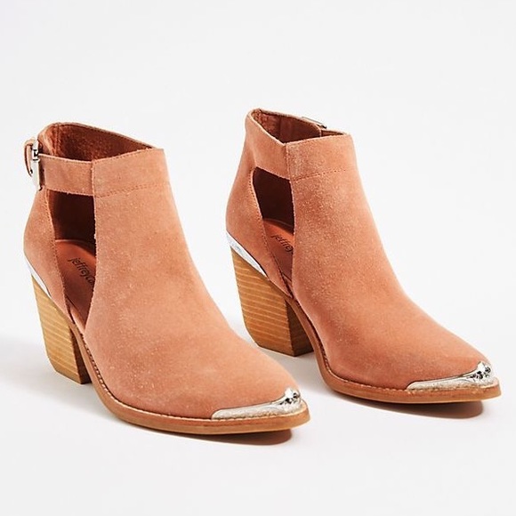 Jeffrey Campbell Shoes - 🌵NWT🌵Jeffrey Campbell Western Booties in Rose